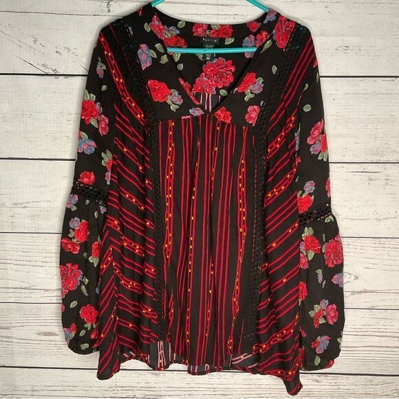 Torrid Boho Witchy Black Red Floral Long Sleeve V-Neck Shirt Plus Size 00 - Picture 2 of 8